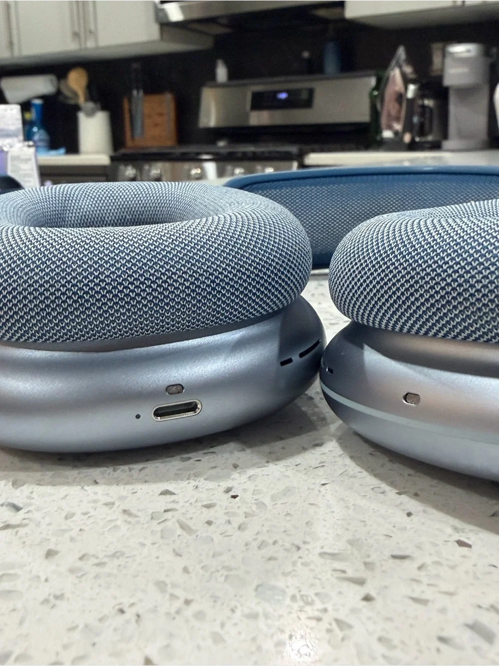 Apple AirPods Max Sky Blue